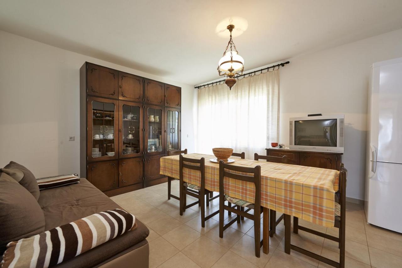 Apartments By The Sea Slatine, Ciovo - 15504 Buitenkant foto