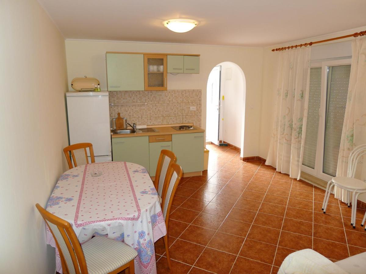 Apartments By The Sea Slatine, Ciovo - 15504 Buitenkant foto